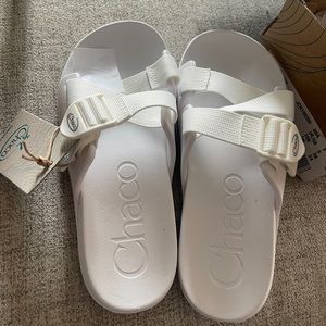 NWT White Chaco’s slides